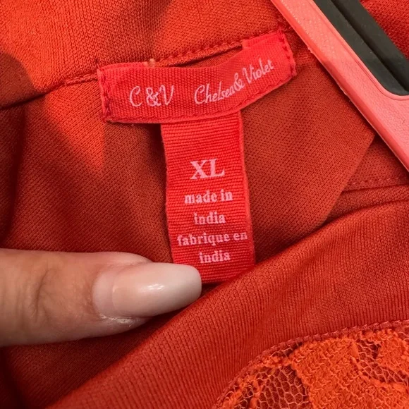 Chelsea and Violet lace dress - Picture 4 of 4